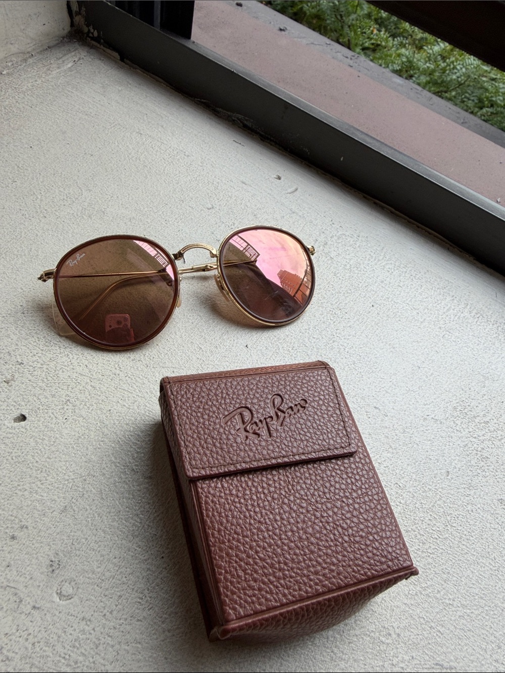 Ray-Ban Men’s Round Metal Sunglasses — Pink Mirror Lenses & Gold Frame